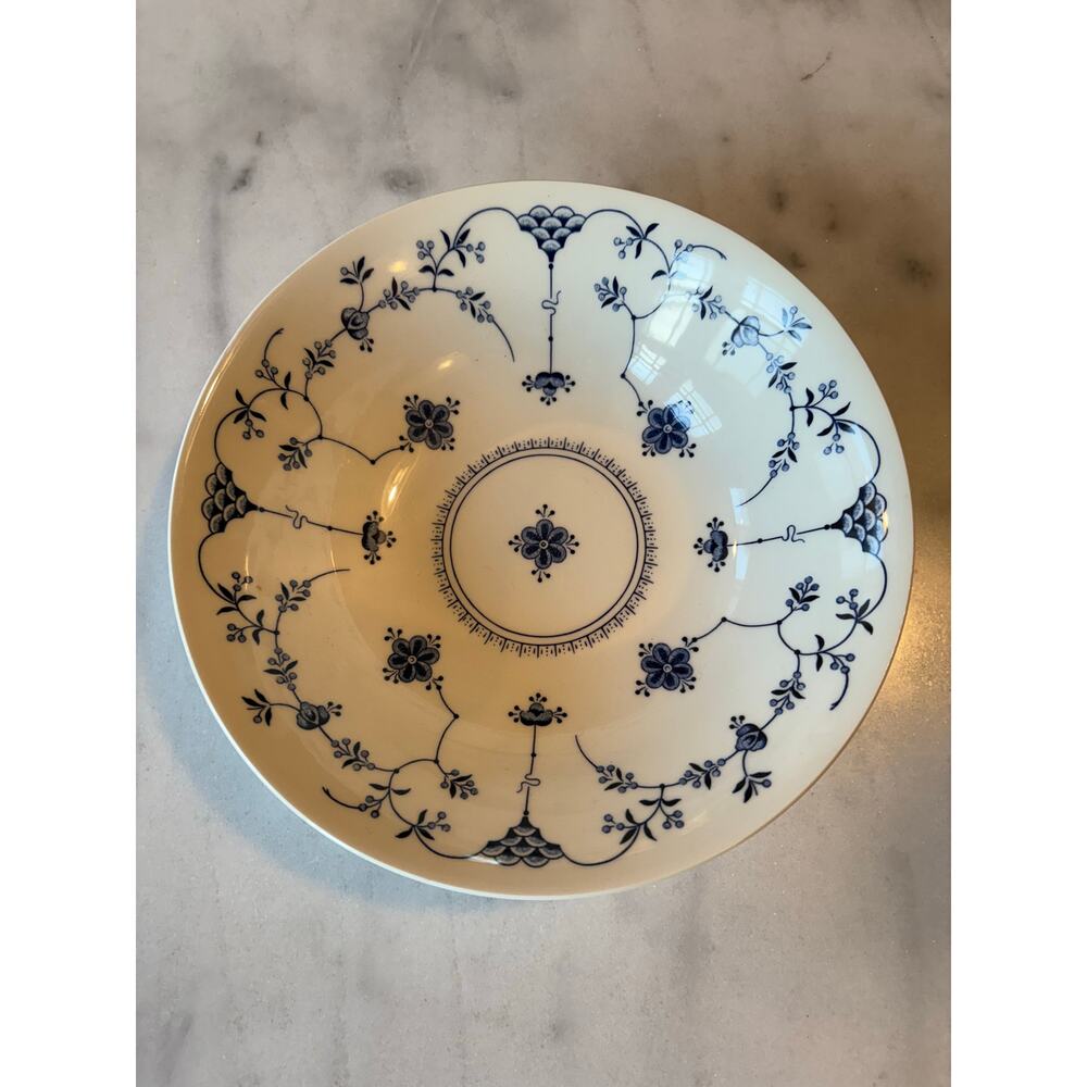 Churchill Helsinki Finlandia smooth 9-1/2 in vegetable pasta bowl. Blue white
